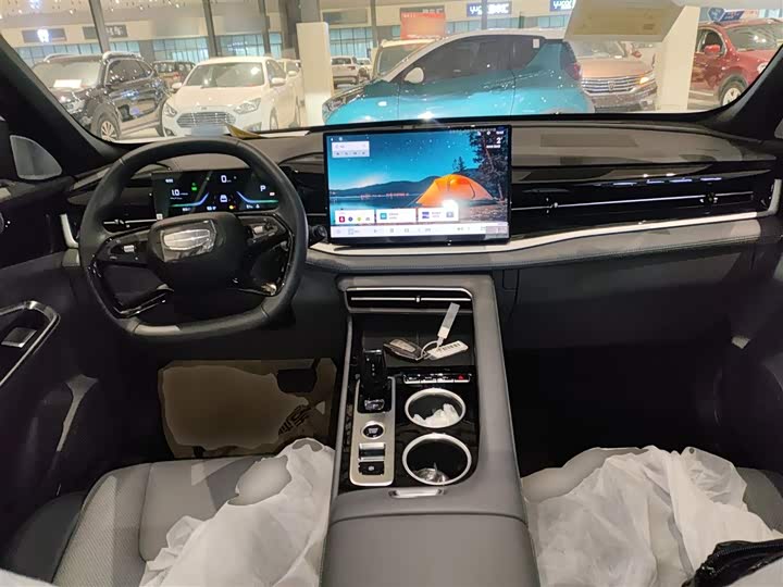 Фото 8 - Geely Atlas