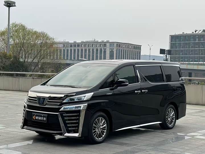 Фото 1 - Toyota Vellfire