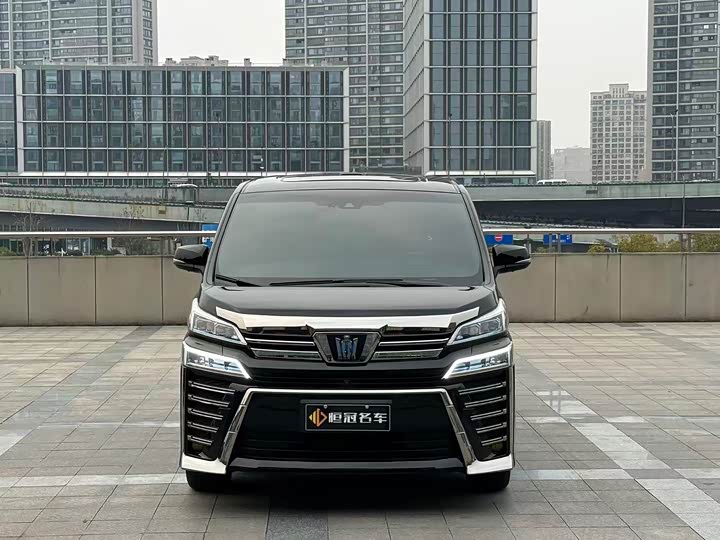 Фото 2 - Toyota Vellfire