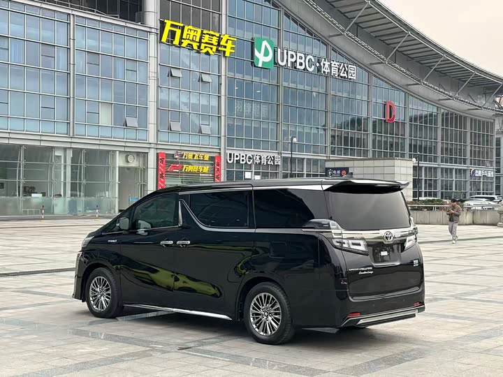 Фото 4 - Toyota Vellfire