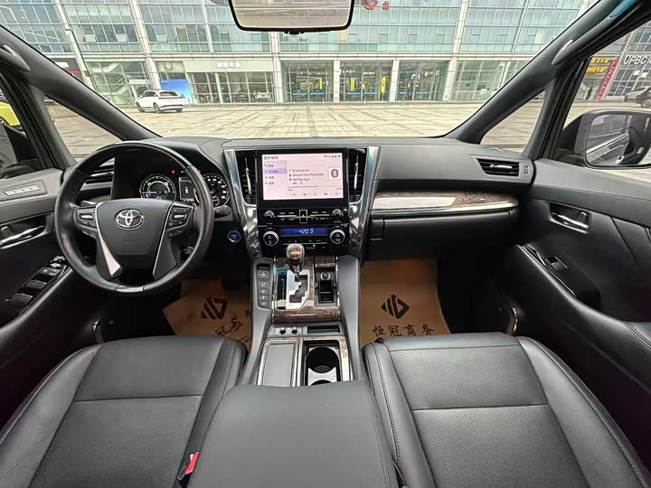 Фото 8 - Toyota Vellfire