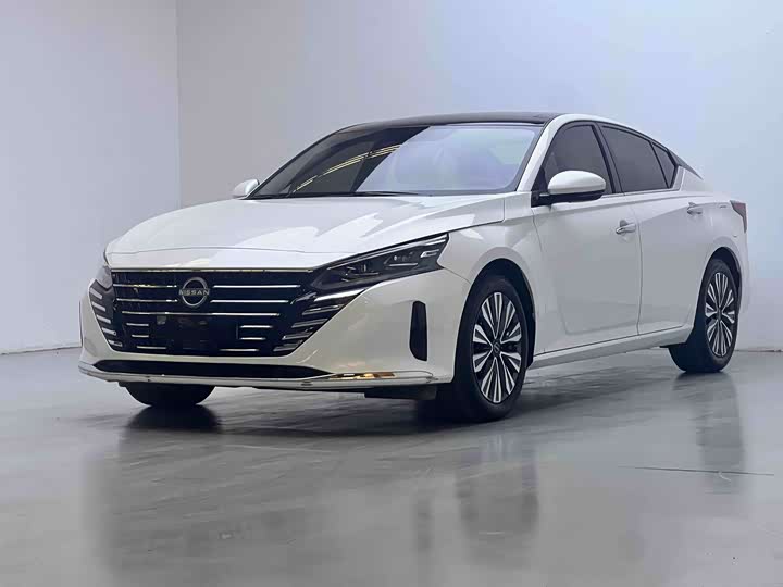 Фото 1 - Nissan Teana