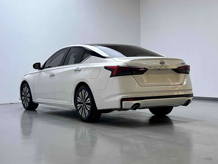 Фото 8 - Nissan Teana