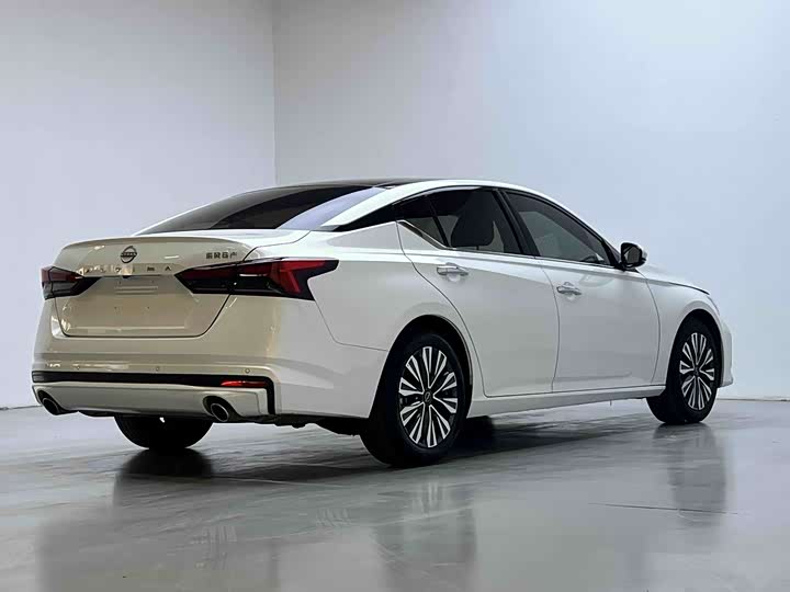 Фото 9 - Nissan Teana