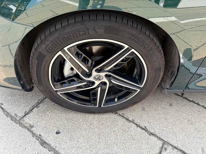 Фото 9 - MG Motor 7