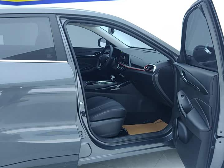 Фото 8 - Changan Oshan X5