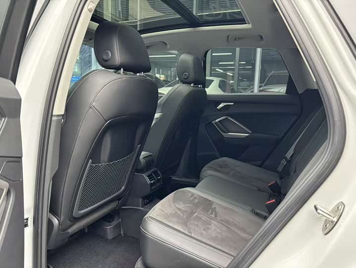 Фото 8 - Audi Q3