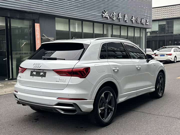 Фото 9 - Audi Q3