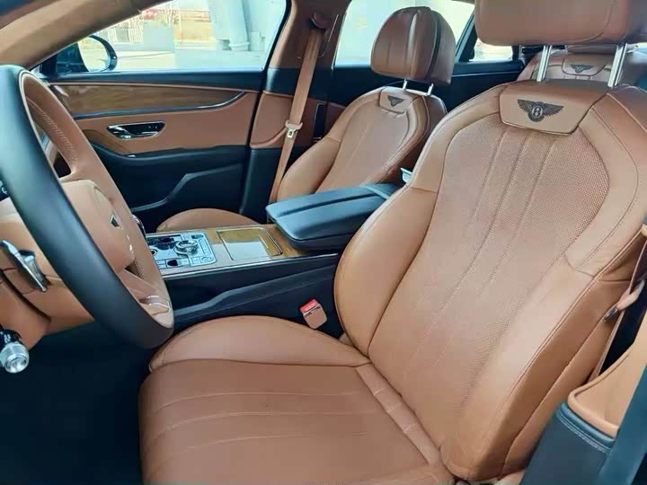 Фото 8 - Bentley Flying Spur