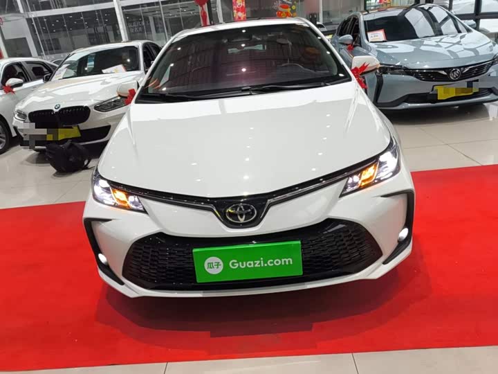 Фото 3 - Toyota Corolla