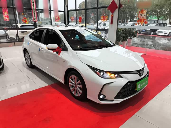 Фото 4 - Toyota Corolla