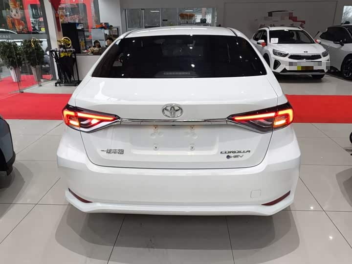 Фото 6 - Toyota Corolla