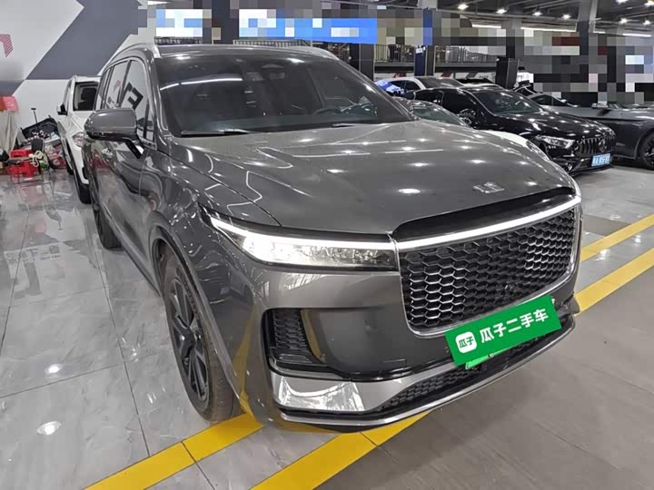 Фото 4 - LiXiang One