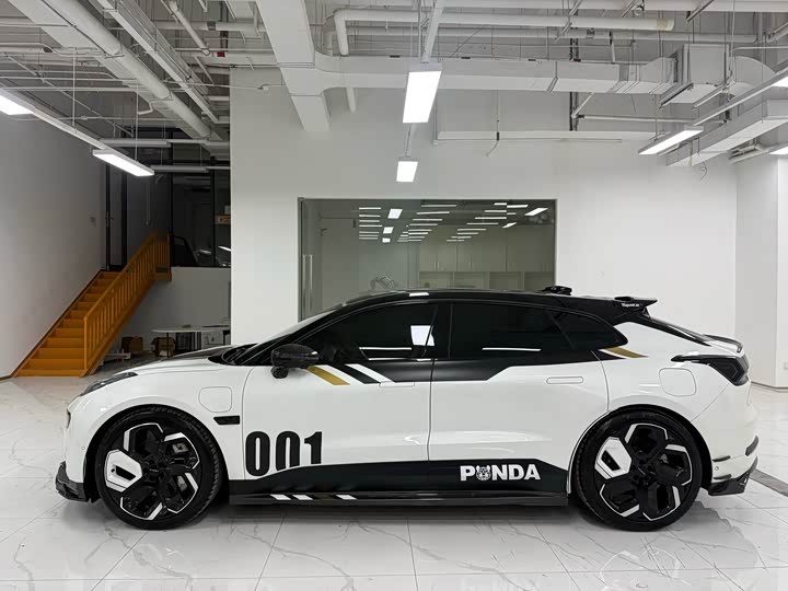 Фото 3 - Zeekr 001