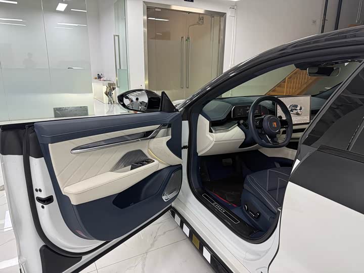 Фото 8 - Zeekr 001