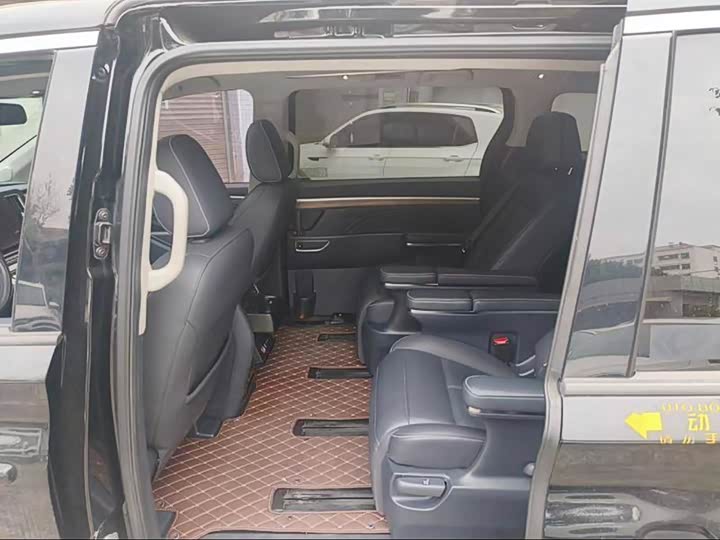 Фото 7 - GAC Trumpchi M8