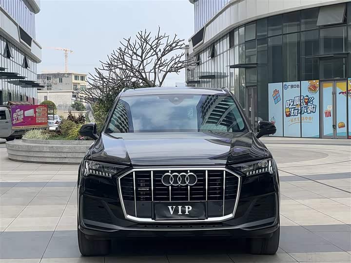 Фото 2 - Audi Q7