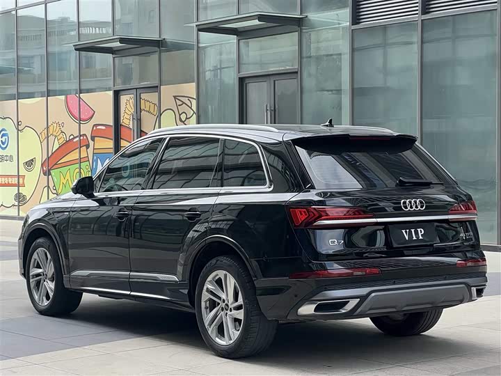 Фото 6 - Audi Q7