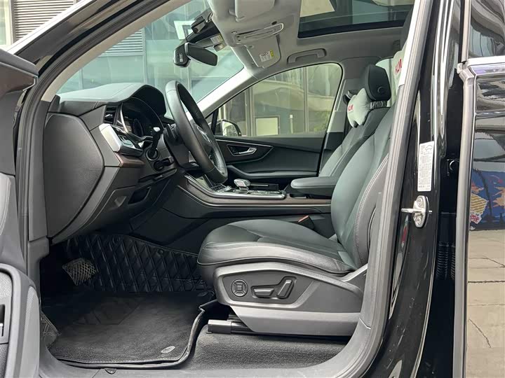 Фото 7 - Audi Q7