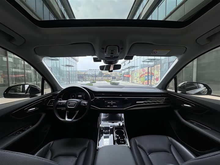 Фото 9 - Audi Q7