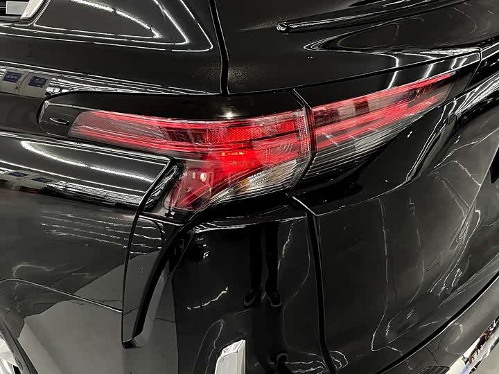 Фото 7 - Toyota Sienna