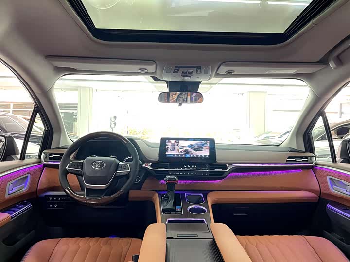 Фото 9 - Toyota Sienna