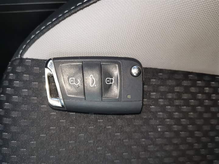 Фото 9 - Volkswagen Tacqua