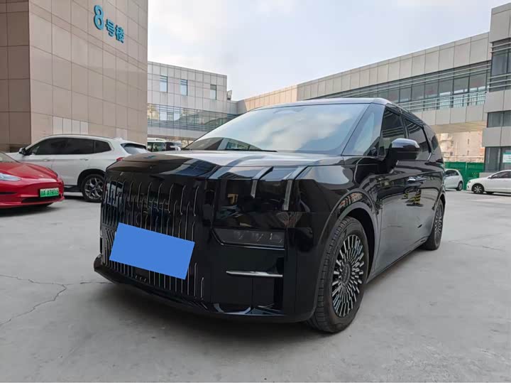 Фото 1 - Zeekr 009