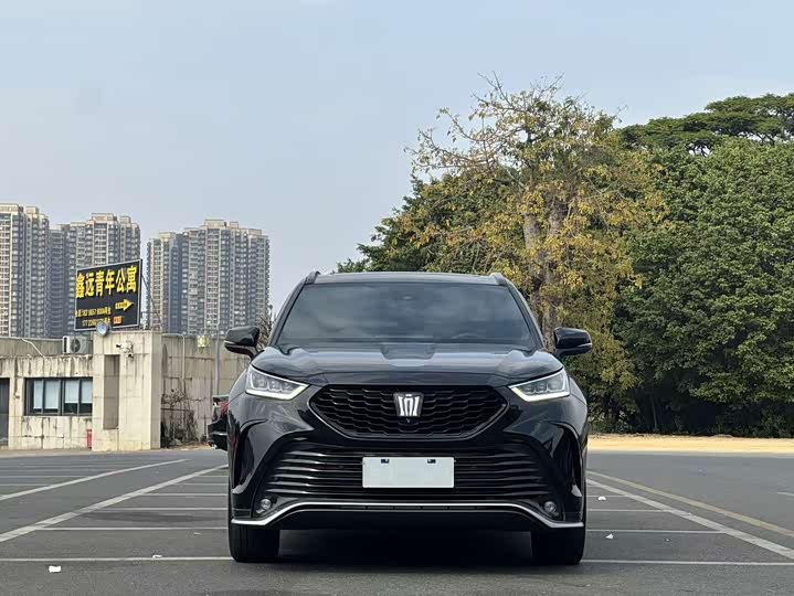 Фото 2 - Toyota Crown Kluger