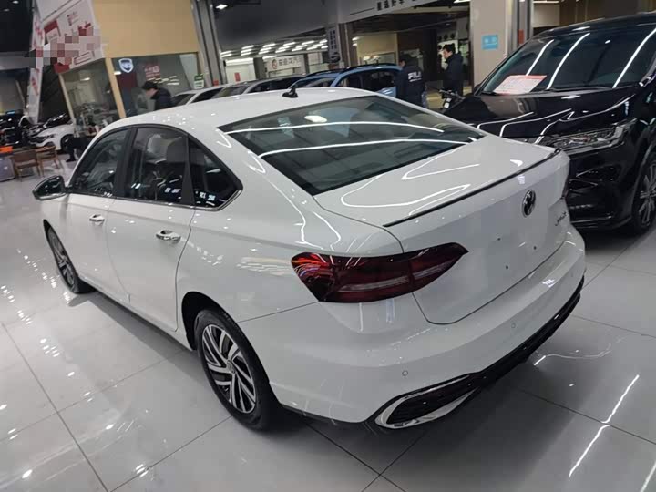 Фото 5 - Volkswagen Lavida