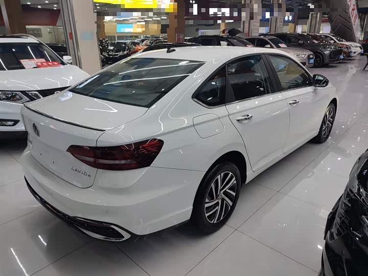 Фото 7 - Volkswagen Lavida