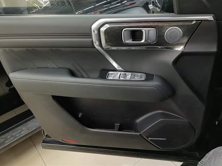 Фото 7 - Tank 400