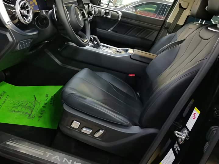 Фото 9 - Tank 400