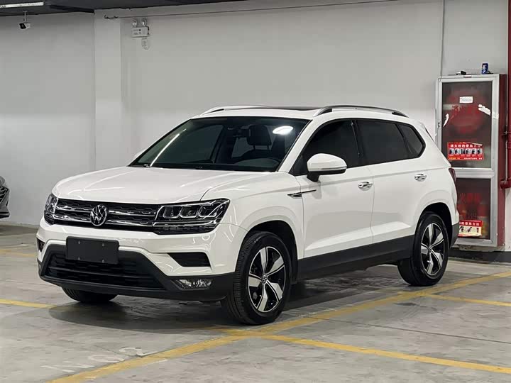 Фото 1 - Volkswagen Tharu