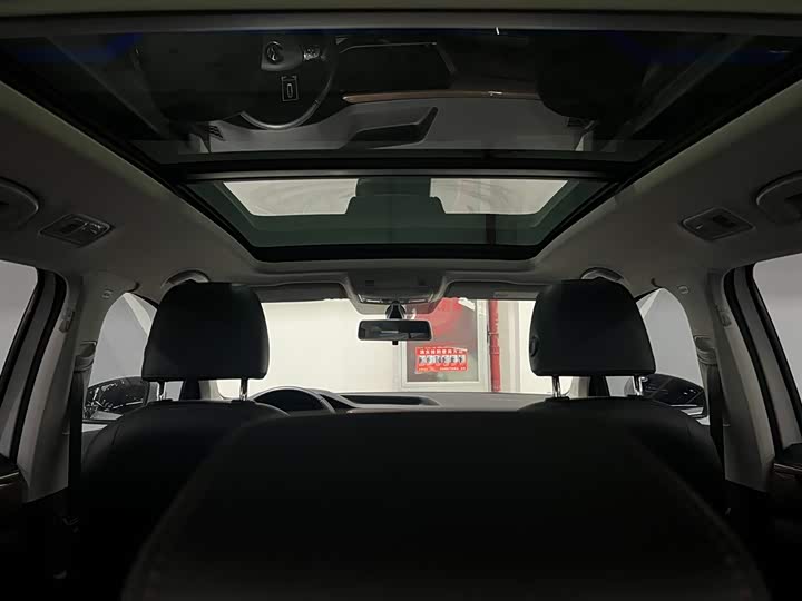 Фото 8 - Volkswagen Tharu