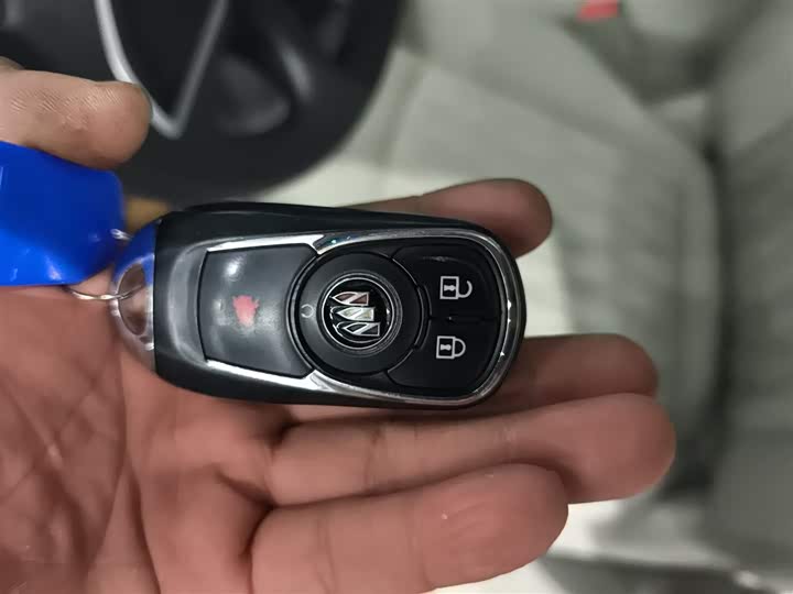 Фото 9 - Buick GL8 ES