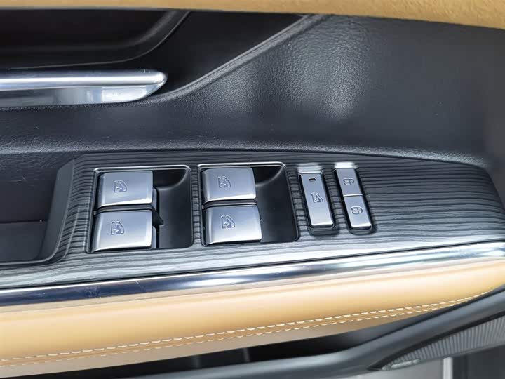 Фото 9 - Mazda EZ-6