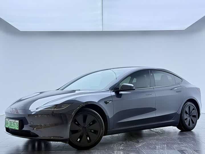 Фото 1 - Tesla Model 3
