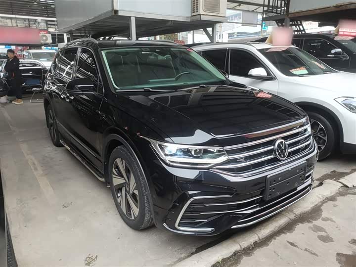 Фото 4 - Volkswagen Tiguan L Pro