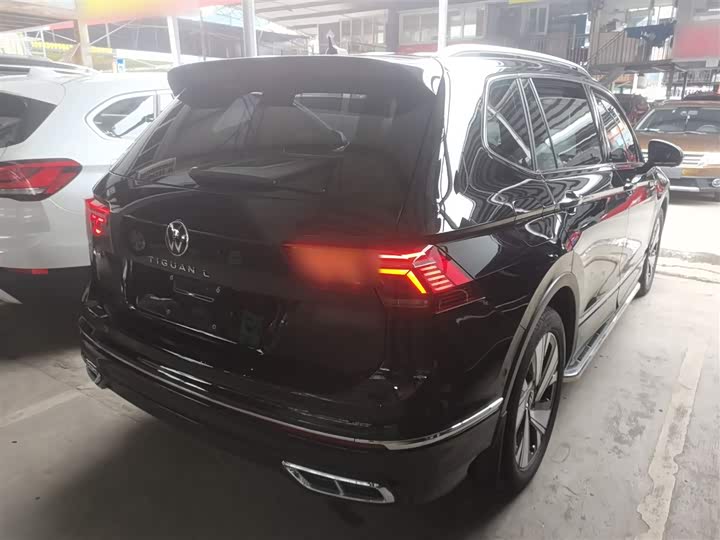 Фото 7 - Volkswagen Tiguan L Pro