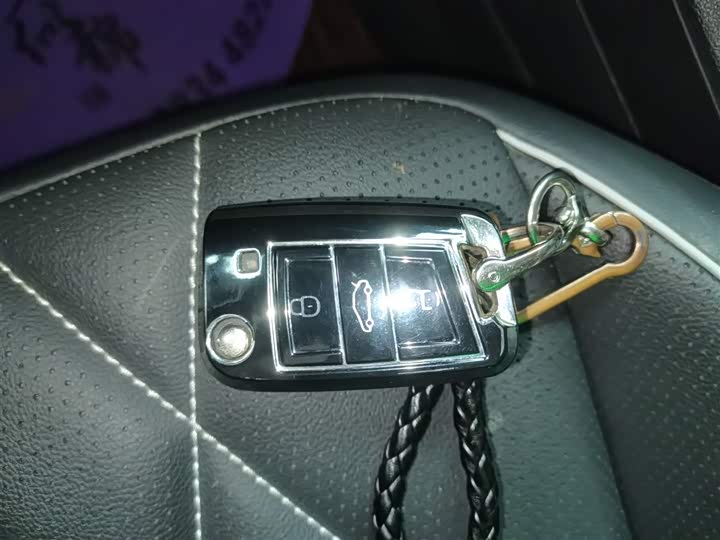 Фото 9 - Volkswagen Tiguan L Pro