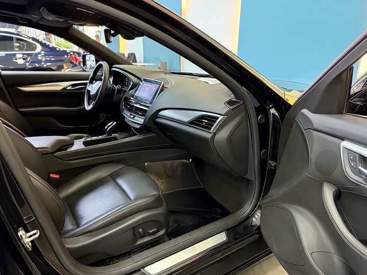 Фото 6 - Cadillac CT5