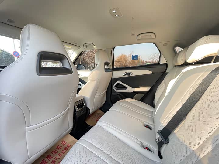 Фото 9 - BYD Yuan Up