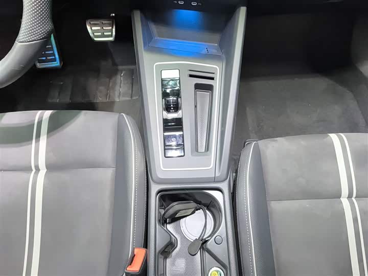 Фото 6 - Volkswagen Golf