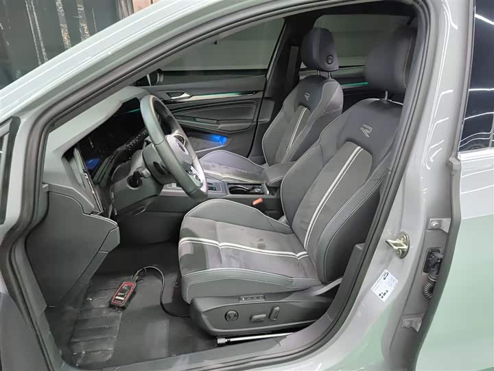 Фото 7 - Volkswagen Golf