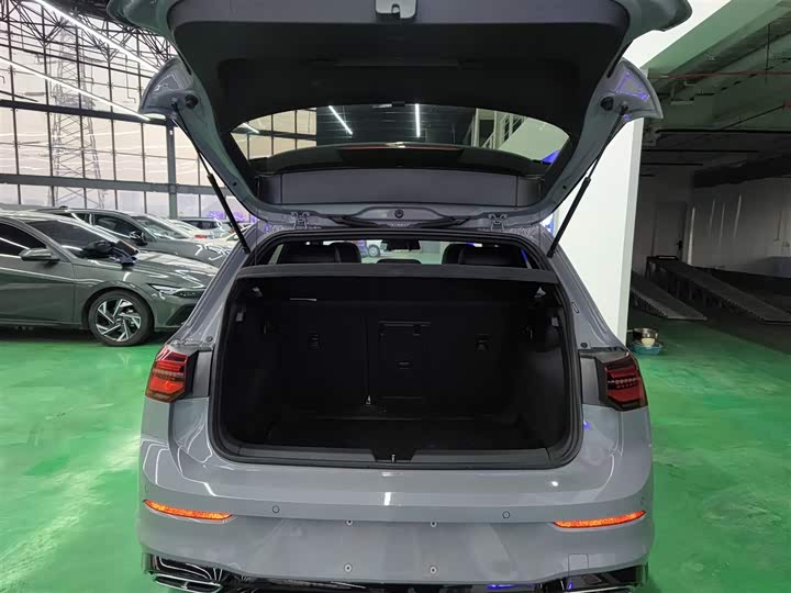 Фото 9 - Volkswagen Golf