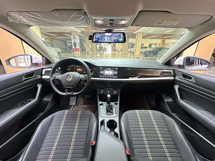 Фото 5 - Volkswagen Lavida