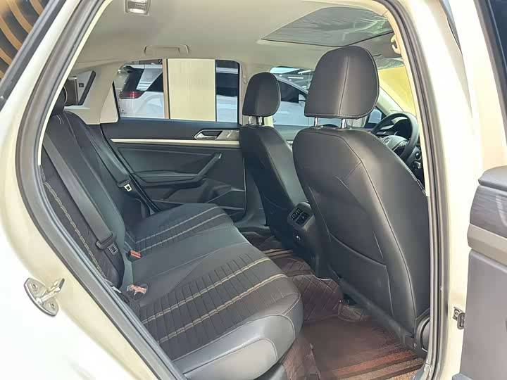 Фото 6 - Volkswagen Lavida