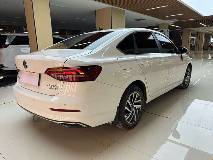 Фото 7 - Volkswagen Lavida