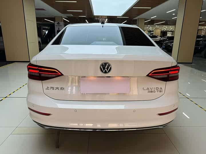 Фото 8 - Volkswagen Lavida